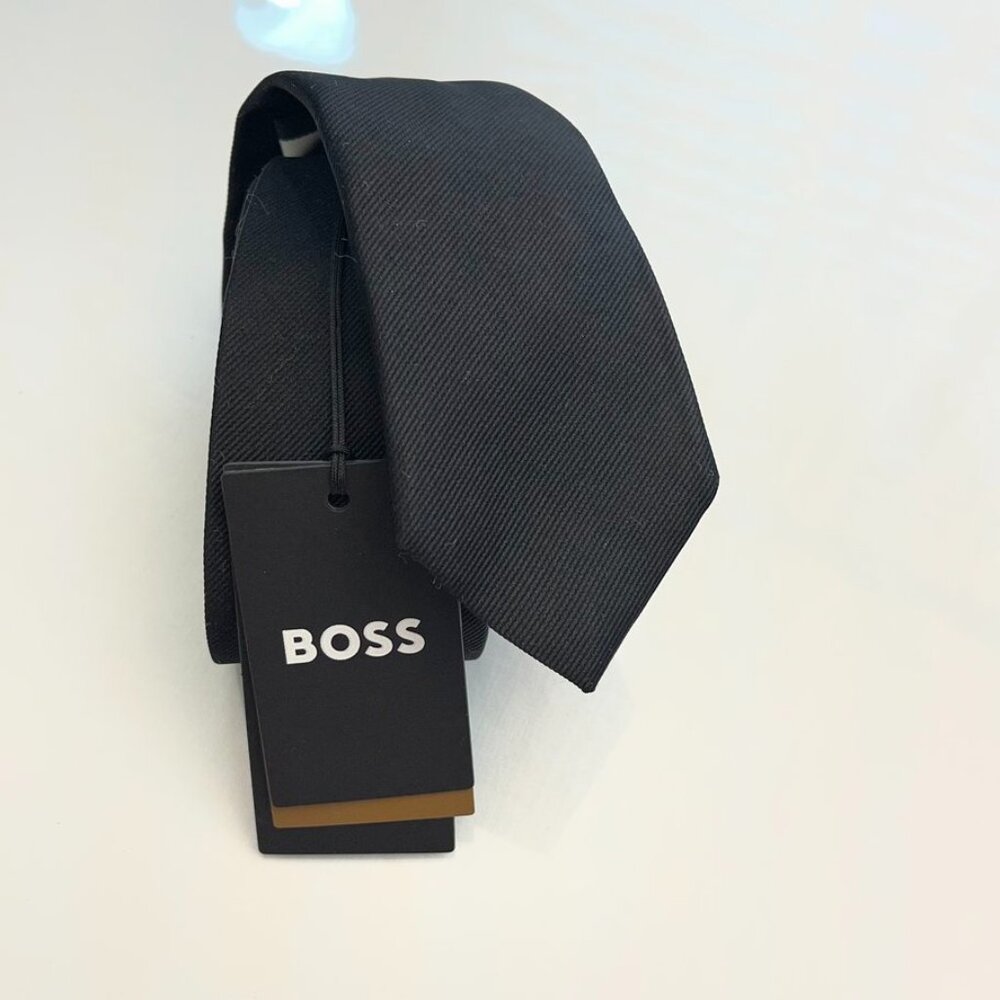 NEW BOSS Solid Silk Tie Black Slim 2.25" Width Made in Italy - Picture 4 of 9